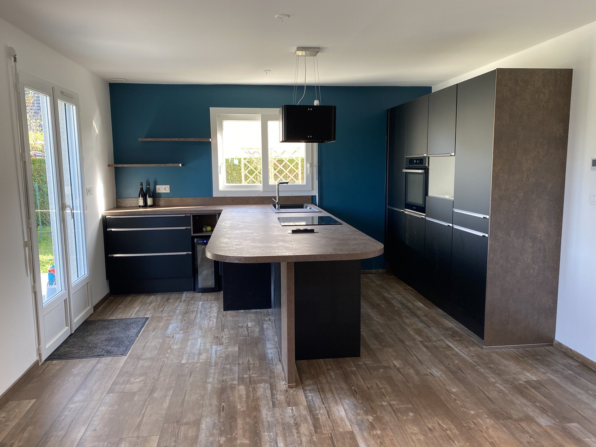 Cuisine moderne avec îlot central, cuisiniste Caen