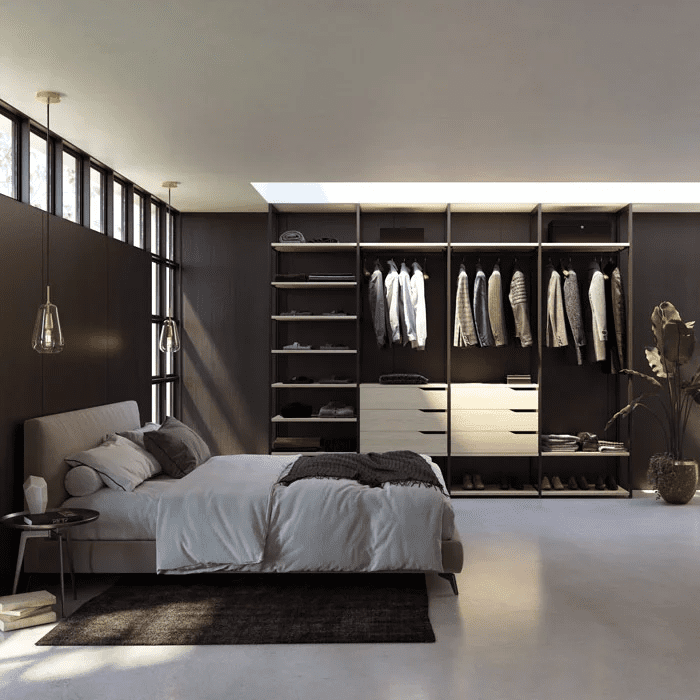 Dressing sur mesure en chêne Bardolino naturel avec structure noire mate, intégré dans une chambre contemporaine : étagères, penderies et tiroirs pour un rangement optimisé.