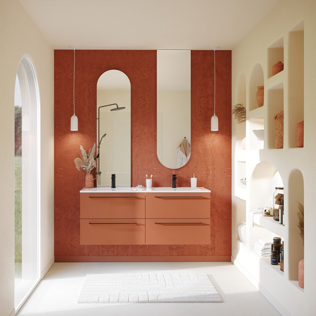 Meuble de salle de bains Swing terracotta suspendu, double vasque intégrée et miroirs arqués sur mur accent terracotta — style méditerranéen moderne.